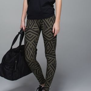 Lululemon retired s12 wunder under full on luxtreme chevron shuffle fati…